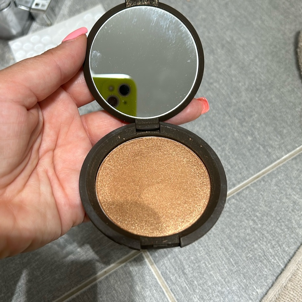 BECCA shimmering skin perfector